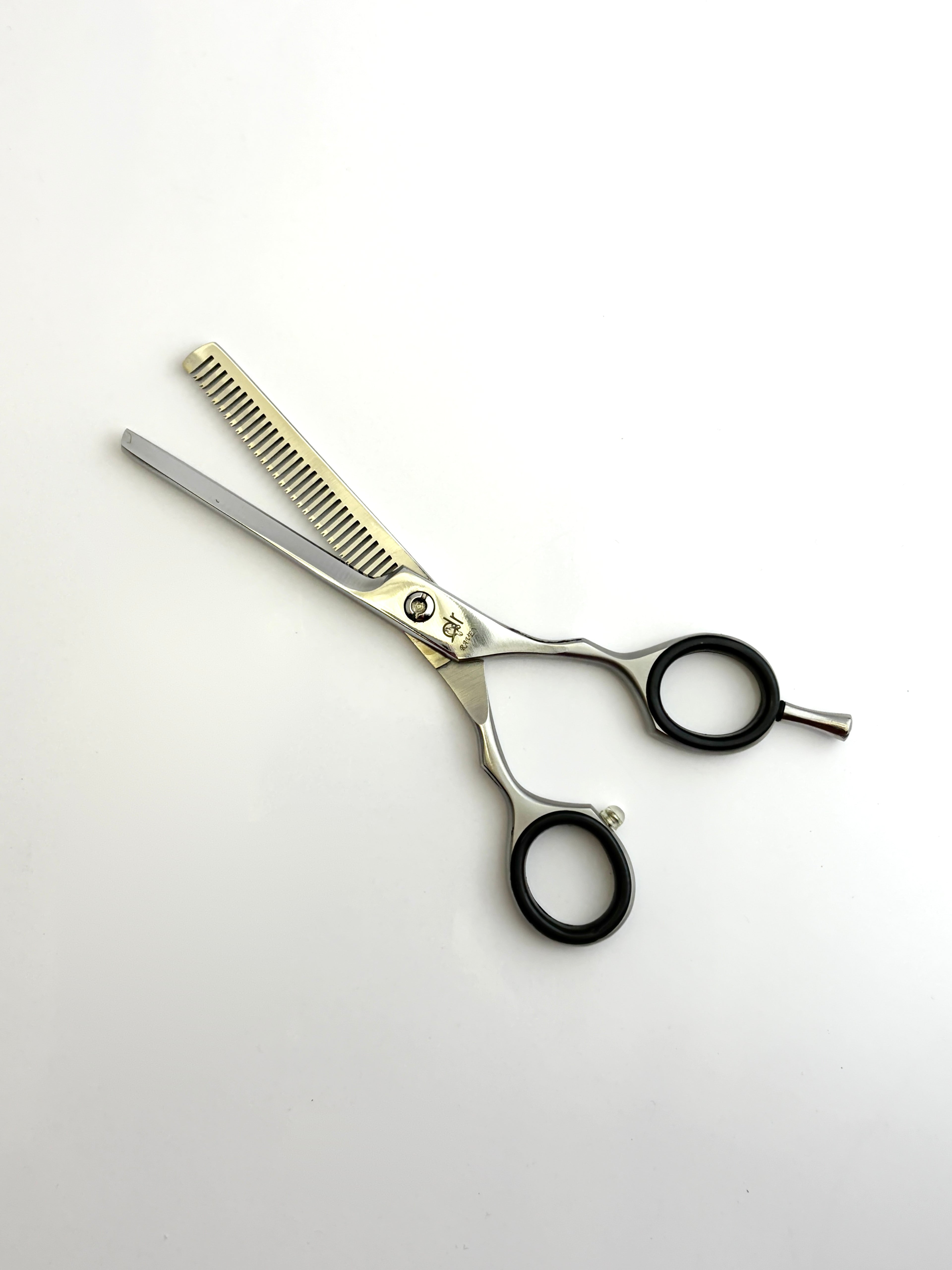 Modellierschere Plus Ergo 5,5 Zoll (ca. 14 cm)– dr Raven – 46 g